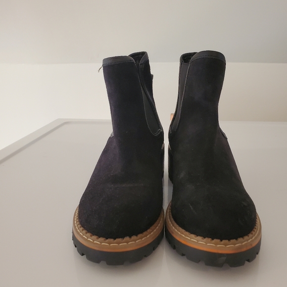 BTU by Bertuchi Chelsea Suede Boot - Picture 2 of 6